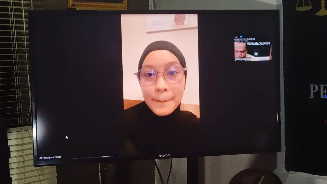 Ayu Chairun Nurisa, melaporkan Ashanty atas dugaan perampasan aset dan Ilegal akses.