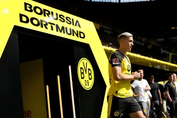 Barcelona face fierce competition from Bayern Munich for Bundesliga defender – report