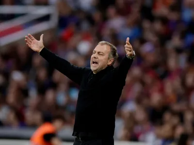 Barcelona Takluk dari PSG, Hansi Flick Ungkap Kelelahan Tim