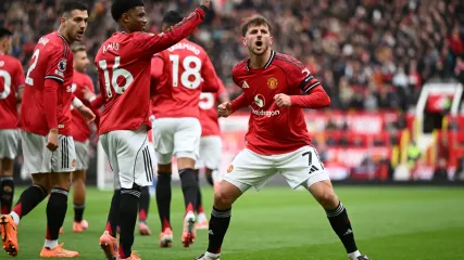 Benjamin Sesko opens Old Trafford account as Manchester United ease past Sunderland