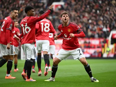 Benjamin Sesko opens Old Trafford account as Manchester United ease past Sunderland