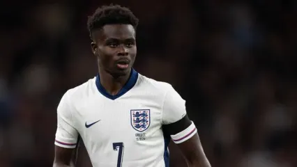 Bukayo Saka playing for England
