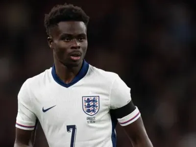 Bukayo Saka playing for England