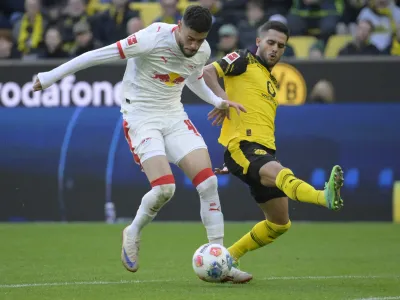 Bundesliga: Dortmund and Leipzig draw in battle of Bayern chasers