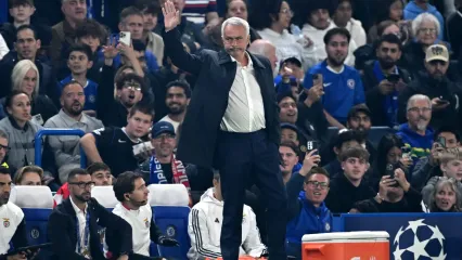 Chelsea fans show their appreciation for Mourinho but Maresca comes out on top as Blues secure narrow win over Benfica