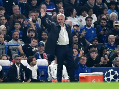 Chelsea fans show their appreciation for Mourinho but Maresca comes out on top as Blues secure narrow win over Benfica