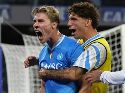 Clutch Rasmus Hojlund nets decisive strike to seal Napoli&#x002019;s win over Genoa