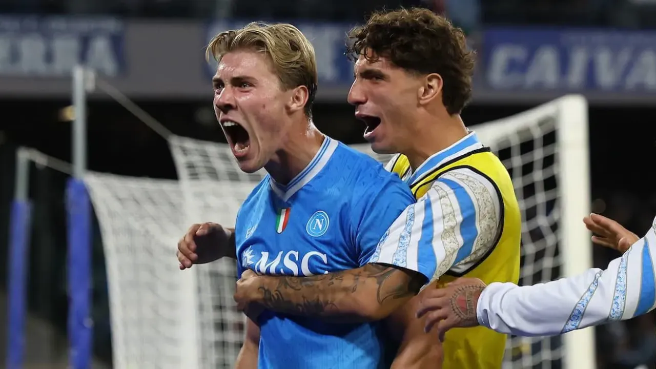 Clutch Rasmus Hojlund nets decisive strike to seal Napoli&#x002019;s win over Genoa
