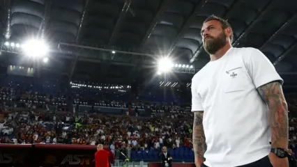 Daniele De Rossi Akhiri Kontrak dengan AS Roma (1)