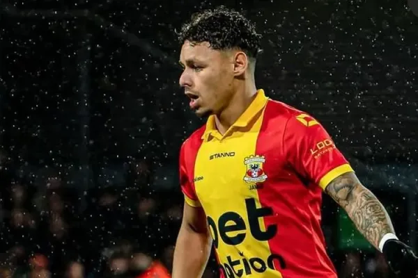 Dean James kala membela klub Belanda, Go Ahead Eagles dalam musim kompetisi 2024-2025. Dean akan dinaturalisasi menjadi WNI.