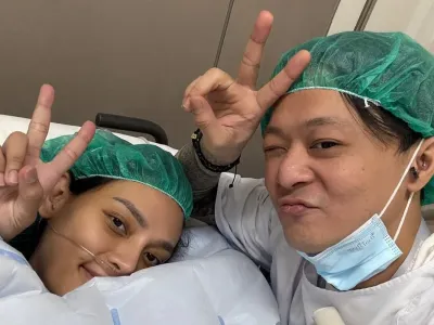 Erika Carlina (kiri) bersama DJ Bravy (kanan) sebelum melahirkan pada Jumat (1/8/2025).