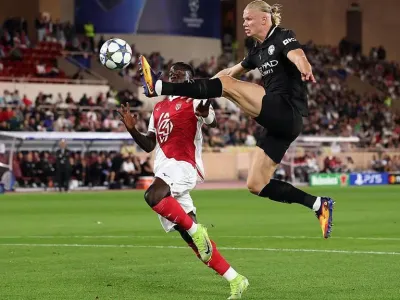 Erling Haaland scores
