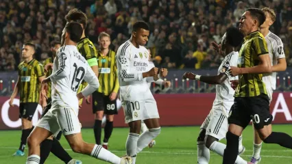 Five-star Real Madrid bounce back from derby demolition with convincing Champions League win