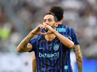 Hakan Calhanoglu Kembali Menunjukkan Penampilan Terbaik di Inter Milan (1)