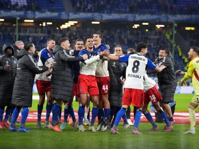 Hamburg celebrate Albert Sambi Lokonga and rising team spirit after massive Bundesliga win