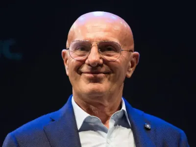 Inter Milan Puncaki Grup D, Sacchi Puji Strategi Chivu (1)