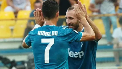 Ivan Rakitic Ungkap Call Cristiano Ronaldo Untuk Gabung Juventus (2)
