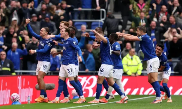 Jack Grealish snaps Palace’s record run with dramatic 93rd-minute winner