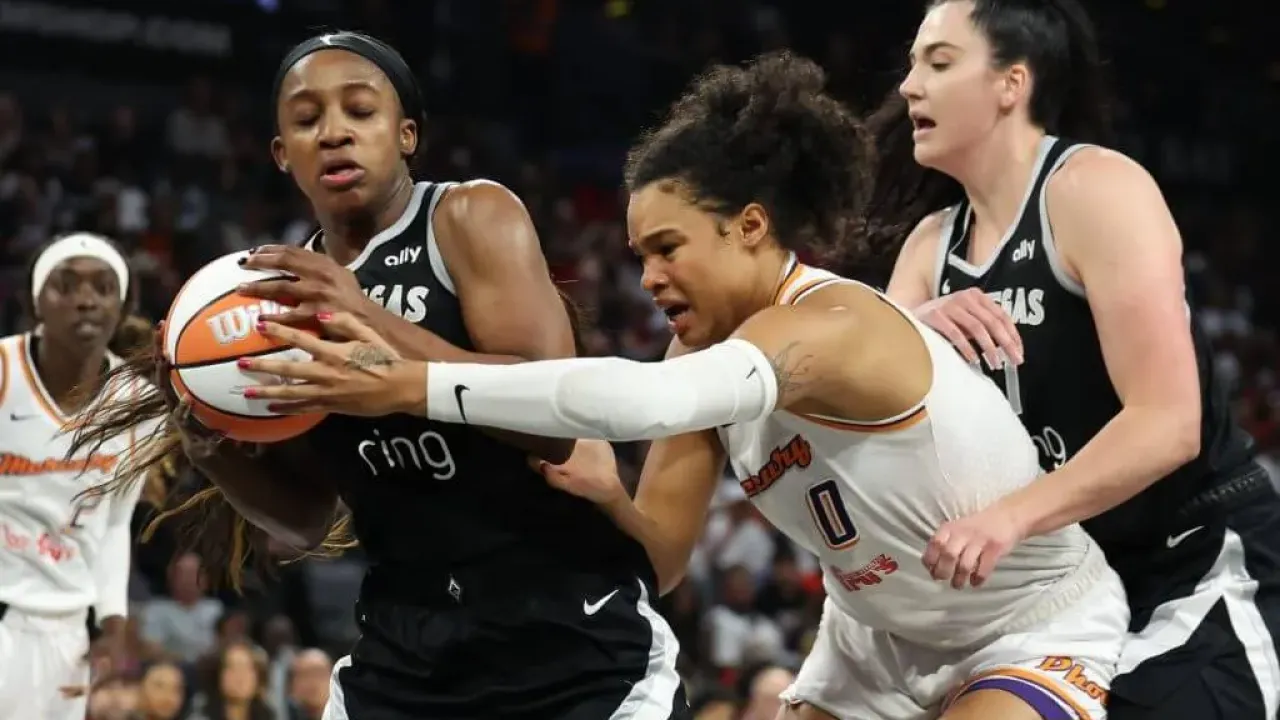 Jackie Young scores 32 as Las Vegas dominates Phoenix for 2-0 lead in WNBA Finals