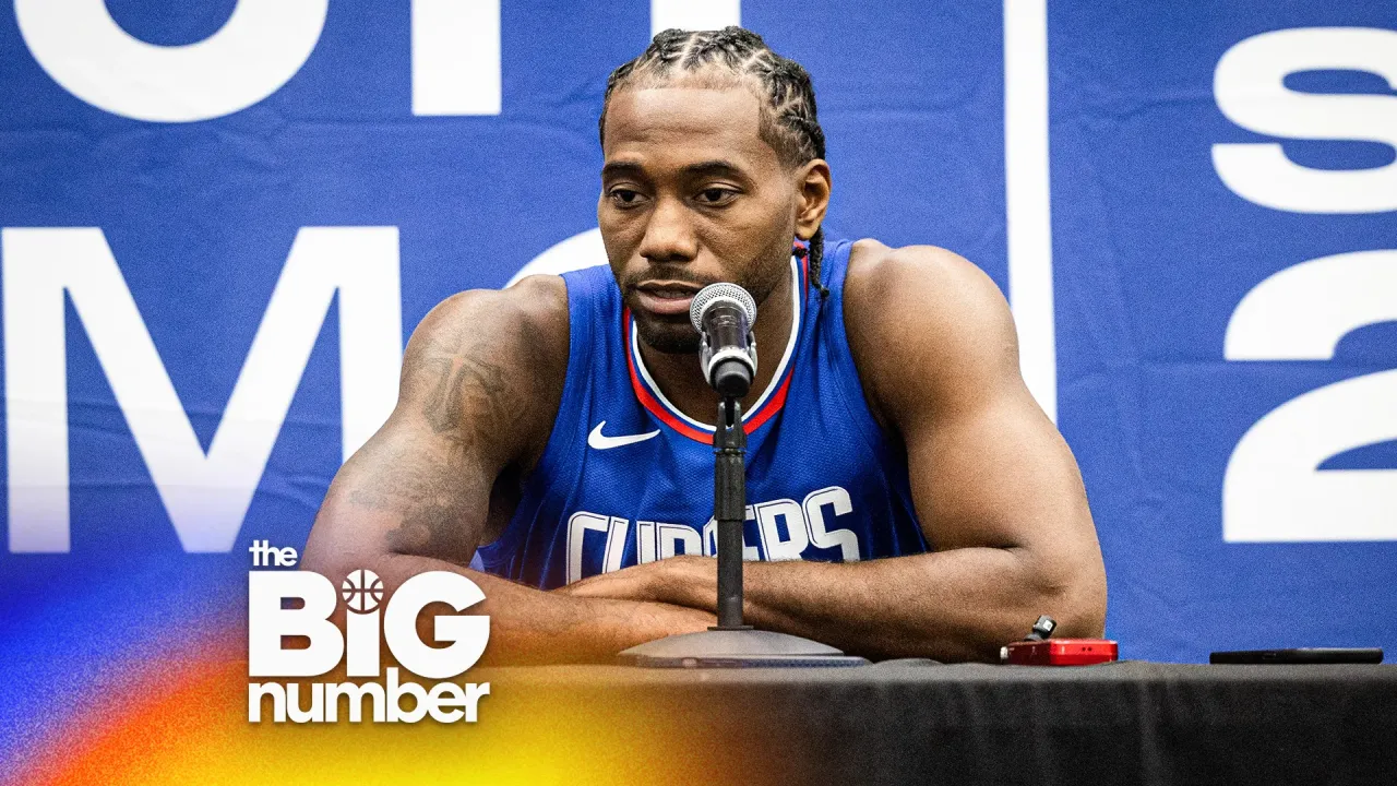 Kawhi Leonard answers questions at the LA Clippers media day. (Jason Armond / Los Angeles Times via Getty Images)