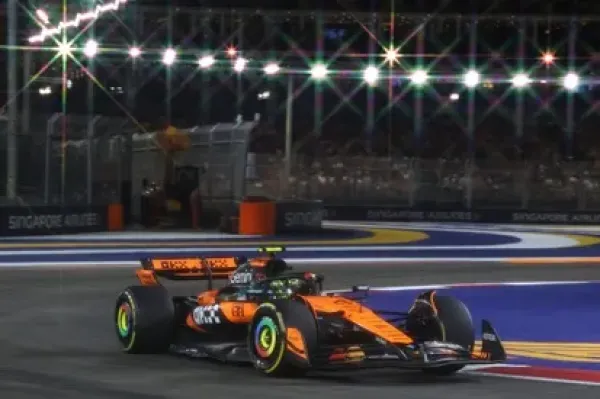 Kecelakaan di FP2 GP Singapura, Ferrari Didenda €10.000 (3)