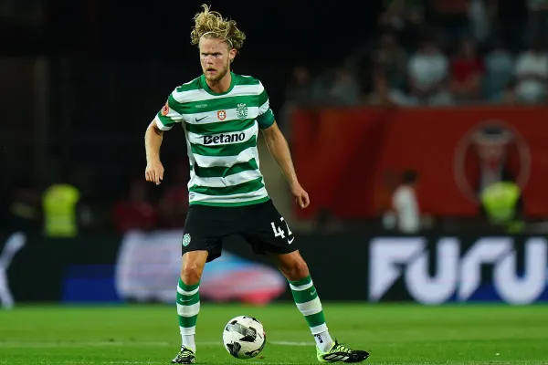 Kendala Sebelum Duel Napoli, Sporting CP Tunda Perjalanan dan Dihadang Kerusuhan (2)