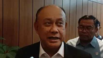 Kepala Badan Gizi Nasional (BGN) Dadan Hindayana saat ditemui di Kompleks Parlemen, Senayan, Jakarta, Rabu (1/10/2025).