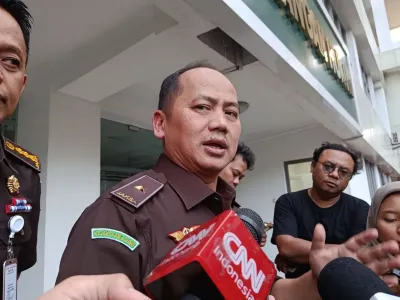 Kepala Pusat Penerangan Hukum (Kapuspenkum) Kejagung, Anang Supriatna saat ditemui di depan Gedung Penkum, Kejagung, Jakarta, Rabu (23/7/2025)