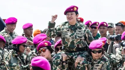 Ketua DPR RI Puan Maharani dalam momentum peringatan HUT ke-80 TNI yang digelar di Monumen Nasional (Monas), Jakarta, Minggu (5/10/2025).