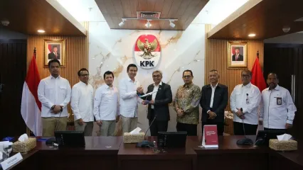 Ketua KPK, Setyo Budiyanto dalam audiensi bersama Garuda Indonesia di Gedung Merah Putih KPK, Jakarta, Rabu (1/10/2025).