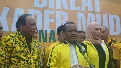 Ketua Umum Partai Golkar, Bahlil Lahadalia saat ditemui di Kantor DPP Partai Golkar, Jakarta Barat, Jumat (3/10/2025).