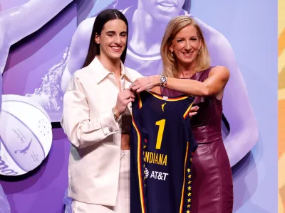 Kontroversi Melanda Caitlin Clark dan WNBA