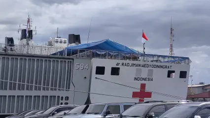 KRI dr. Radjiman Wedyodiningrat bersandar di Dermaga Kolinlamil, Jakarta Utara, Kamis (2/10/2025).