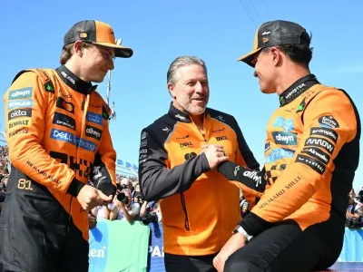 Lando Norris, McLaren, Oscar Piastri, McLaren, Zak Brown, McLaren