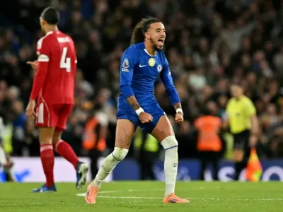 Liverpool lost a third consecutive game at Chelsea (Glyn KIRK)