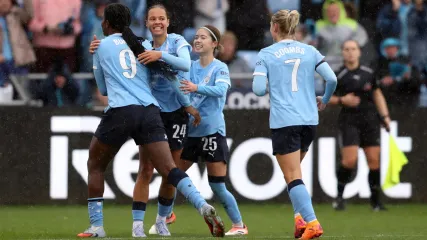Manchester City 3-2 Arsenal: Late Beney strike guides City to win in WSL thriller