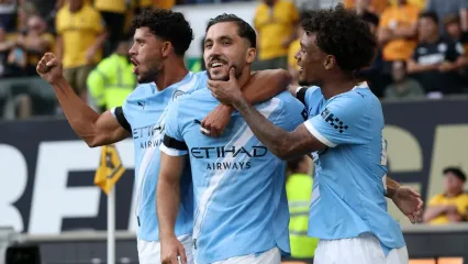 Manchester City Tak Ingin Risikokan Kembalinya Cherki (1)