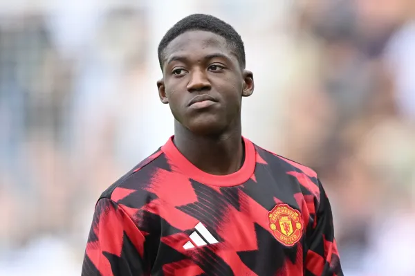 Manchester United Siapkan Alternatif Jika Kobbie Mainoo Tinggalkan di Januari (1)