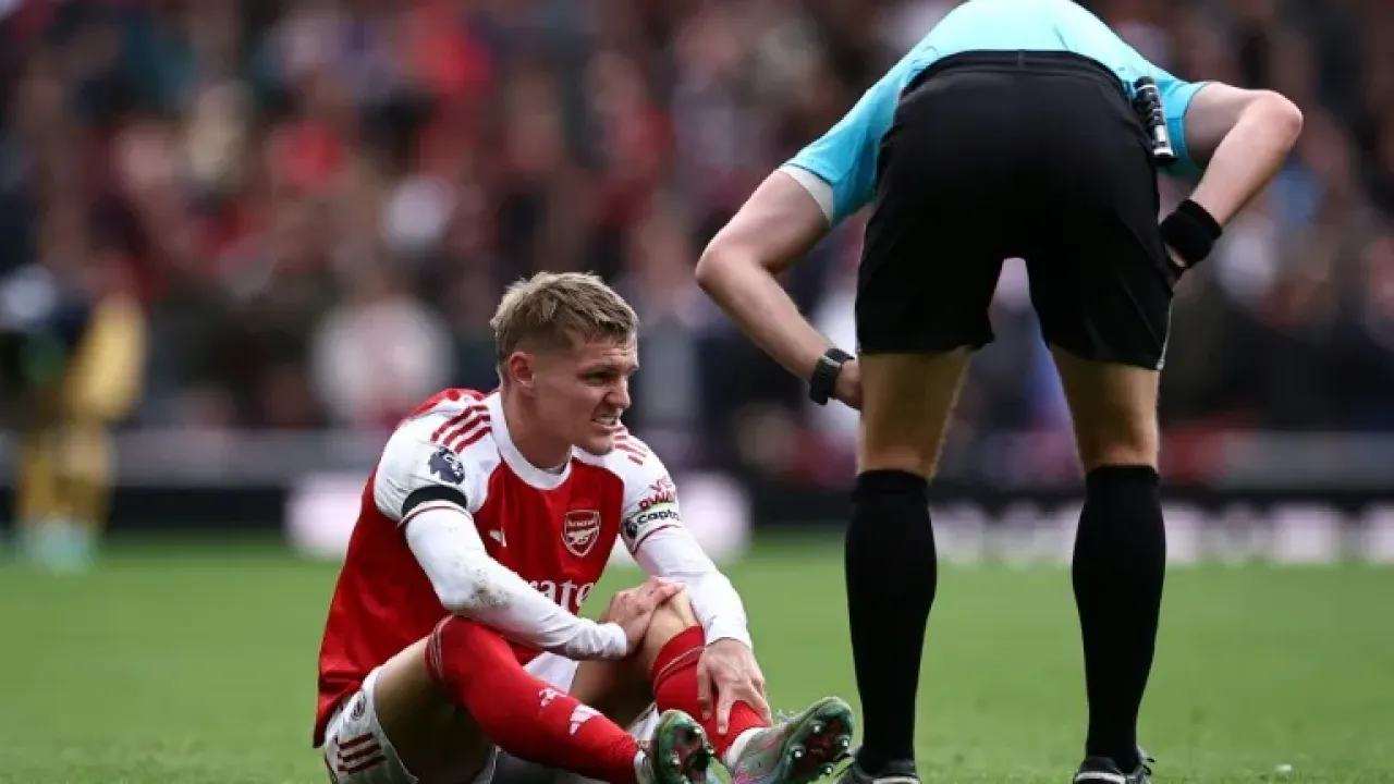 Martin Odegaard was forced off before half-time again through injury (HENRY NICHOLLS)
