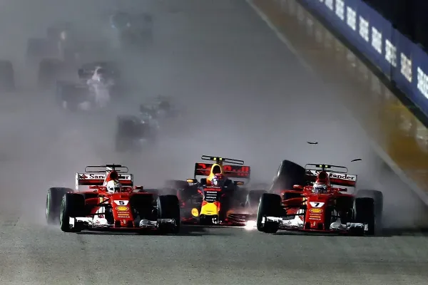 Max Verstappen crashed out of the 2017 Singapore Grand Prix in a chaotic start (Getty Images)