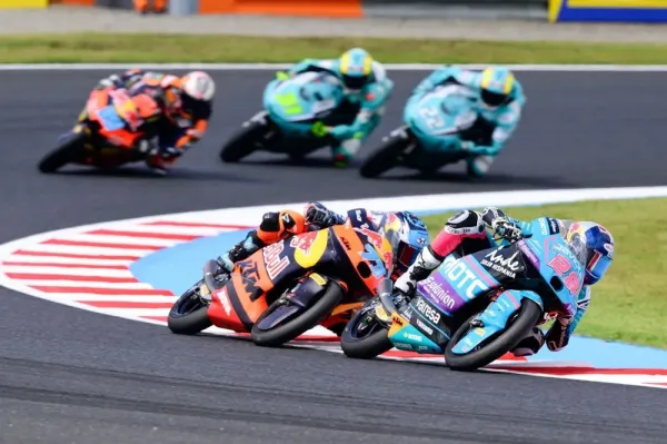 Maximo Quiles, CFMOTO Aspar Team, Valentin Perrone, Red Bull KTM Tech3