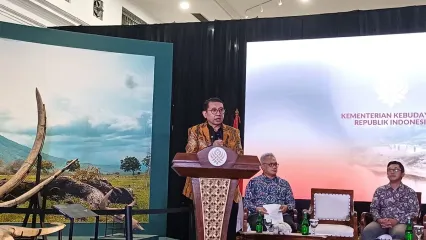 Menteri Kebudayaan (Menbud) RI Fadli Zon dalam Taklimat Media Pengembalian Fosil Koleksi Eugene Dubois di Museum Nasional, Jakarta Pusat, Kamis (2/10/2025).