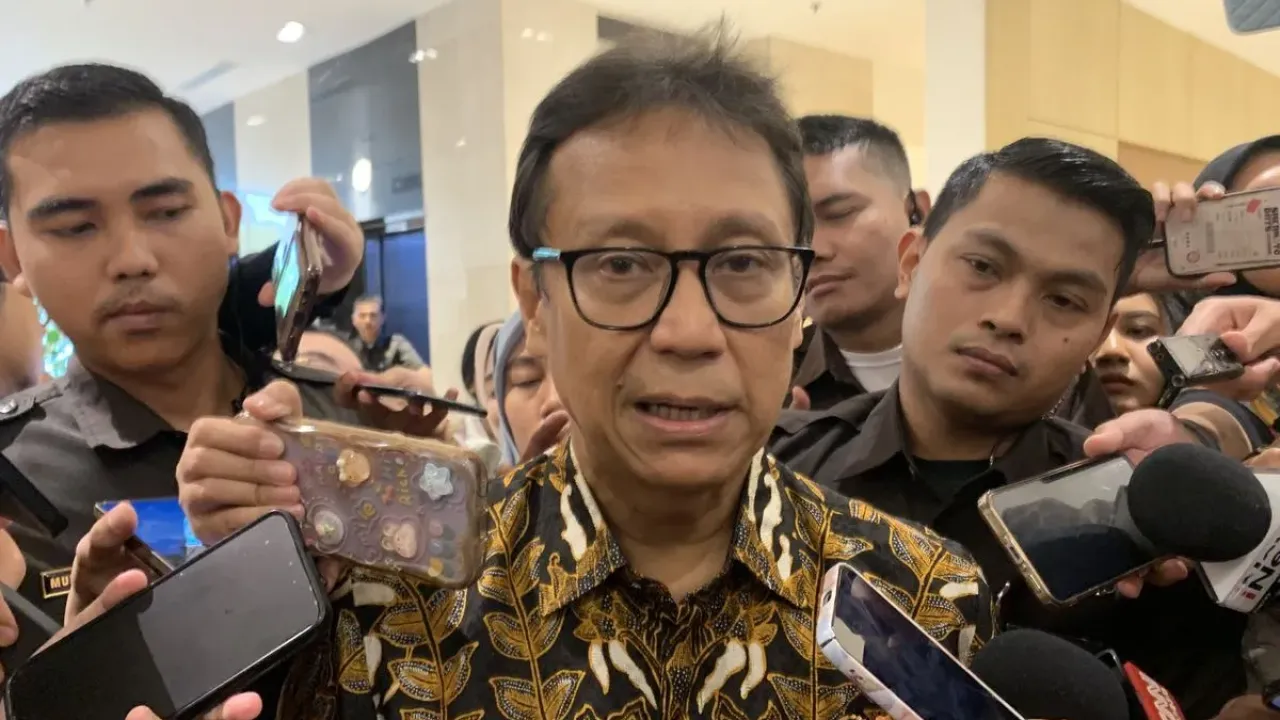 Menteri Kesehatan (Menkes) RI Budi Gunadi Sadikin saat ditemui di kantor Kementerian Kesehatan (Kemenkes), Jakarta Selatan, Kamis (2/10/2025).