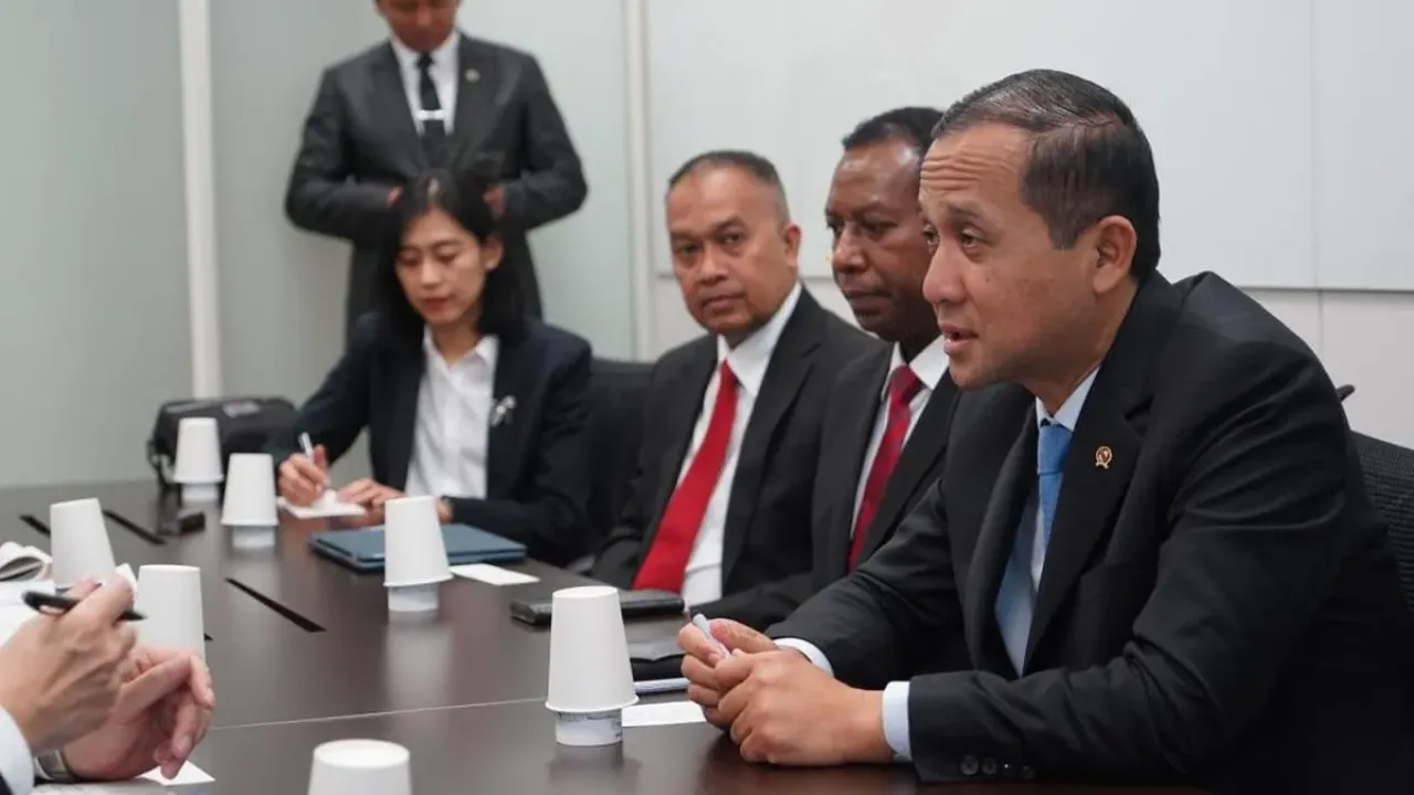 Menteri Transmigrasi (Mentrans) M Iftitah Sulaiman Suryanagara