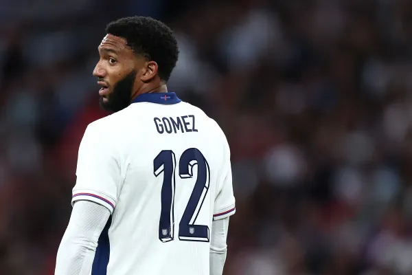 Milan Siap Kembali Kejar Joe Gomez Januari (1)
