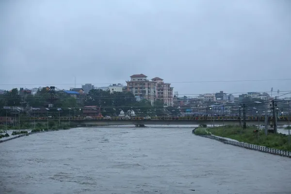Mount Everest trekkers rescued after blizzard slams Tibet days after deadly flooding in Nepal