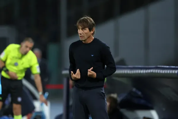 Napoli Bangkitkan Semangat di Kandang Melawan Genoa (3)