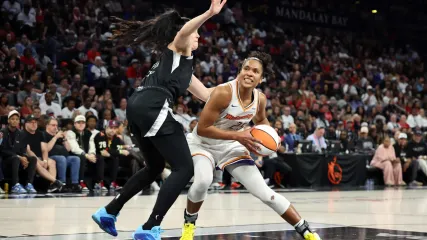 <p>Megan Gustafson defends Alyssa Thomas.</p><br>