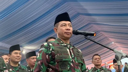 Panglima TNI Jenderal Agus Subiyanto saat ditemui usai doa bersama di Monas, Jakarta Pusat, Sabtu (4/10/2025).