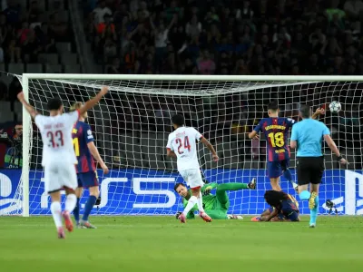 Paris Saint-Germain Hantam FC Barcelona di Camp Nou